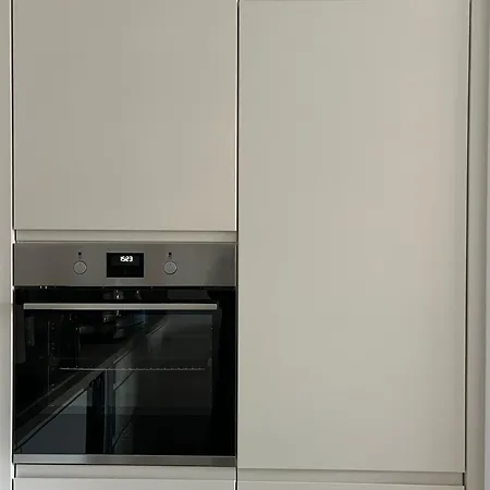 Chic & Cozy Near Nivy Station Apartment Bratislava