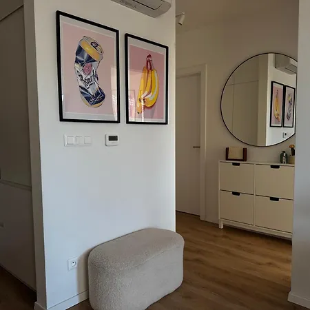 Chic & Cozy Near Nivy Station Апартаменты Братислава