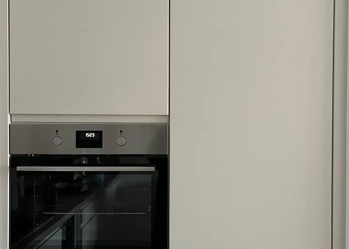 Chic & Cozy Near Nivy Station Apartment Pressburg