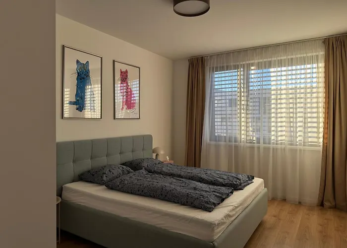 Chic & Cozy Near Nivy Station Apartment Pressburg