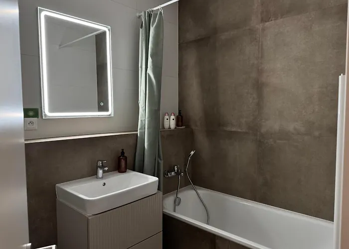 Apartman Chic & Cozy Near Nivy Station